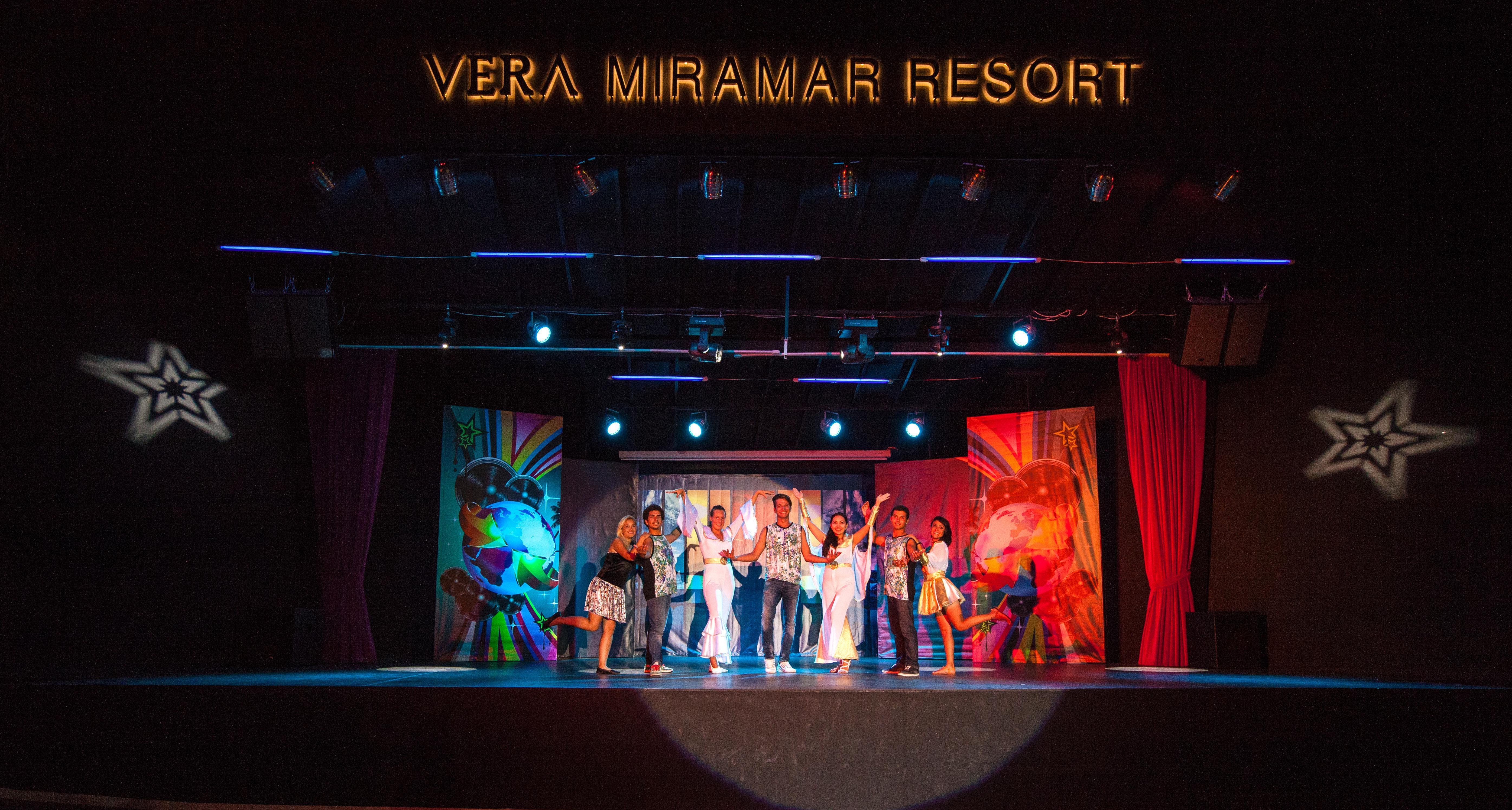 라브란다 Tmt 보드룸 리조트 Bodrum 외부 사진 The stage of the resort's main theater