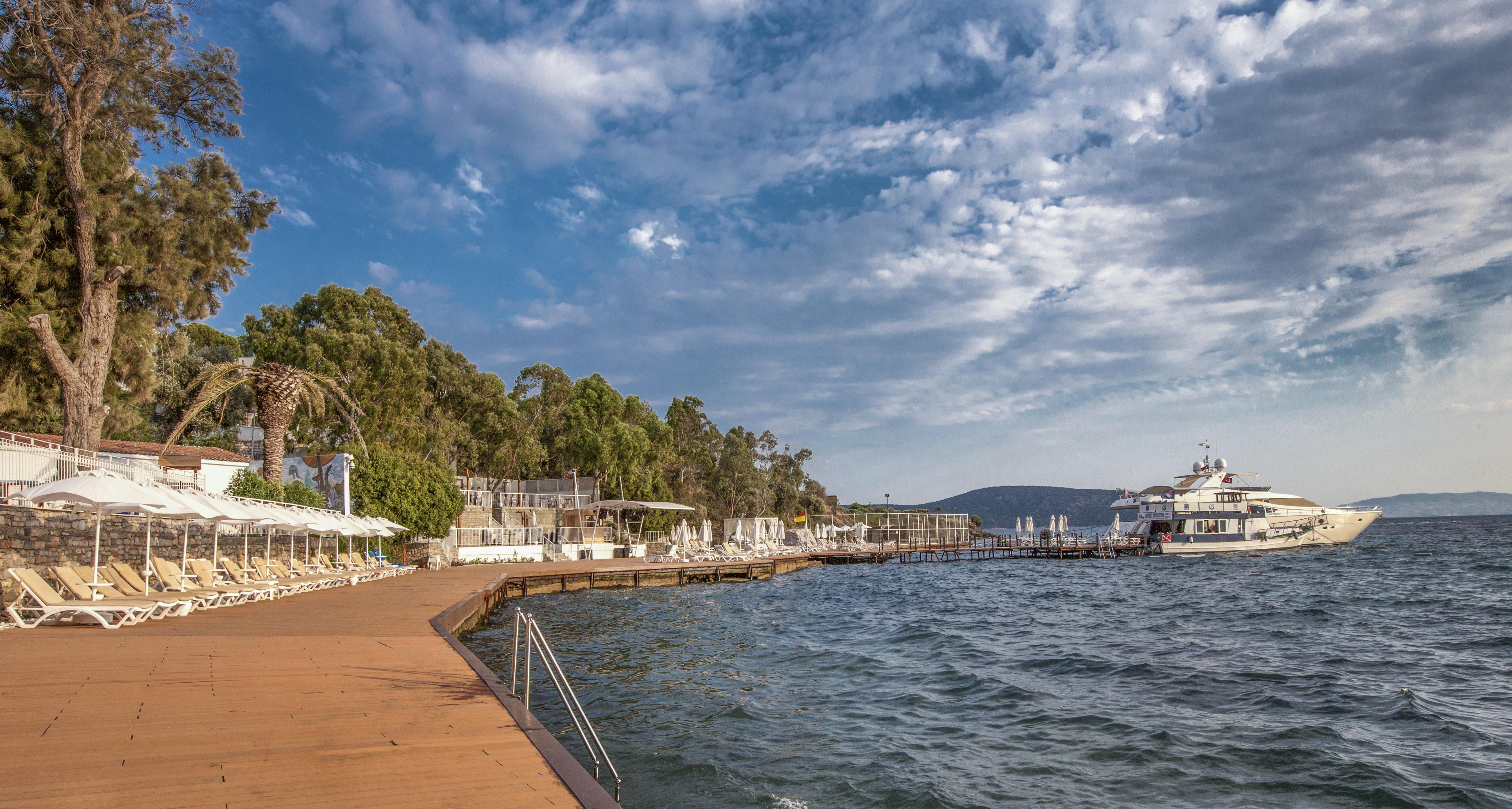 라브란다 Tmt 보드룸 리조트 Bodrum 외부 사진 View of the port of Glyfáda