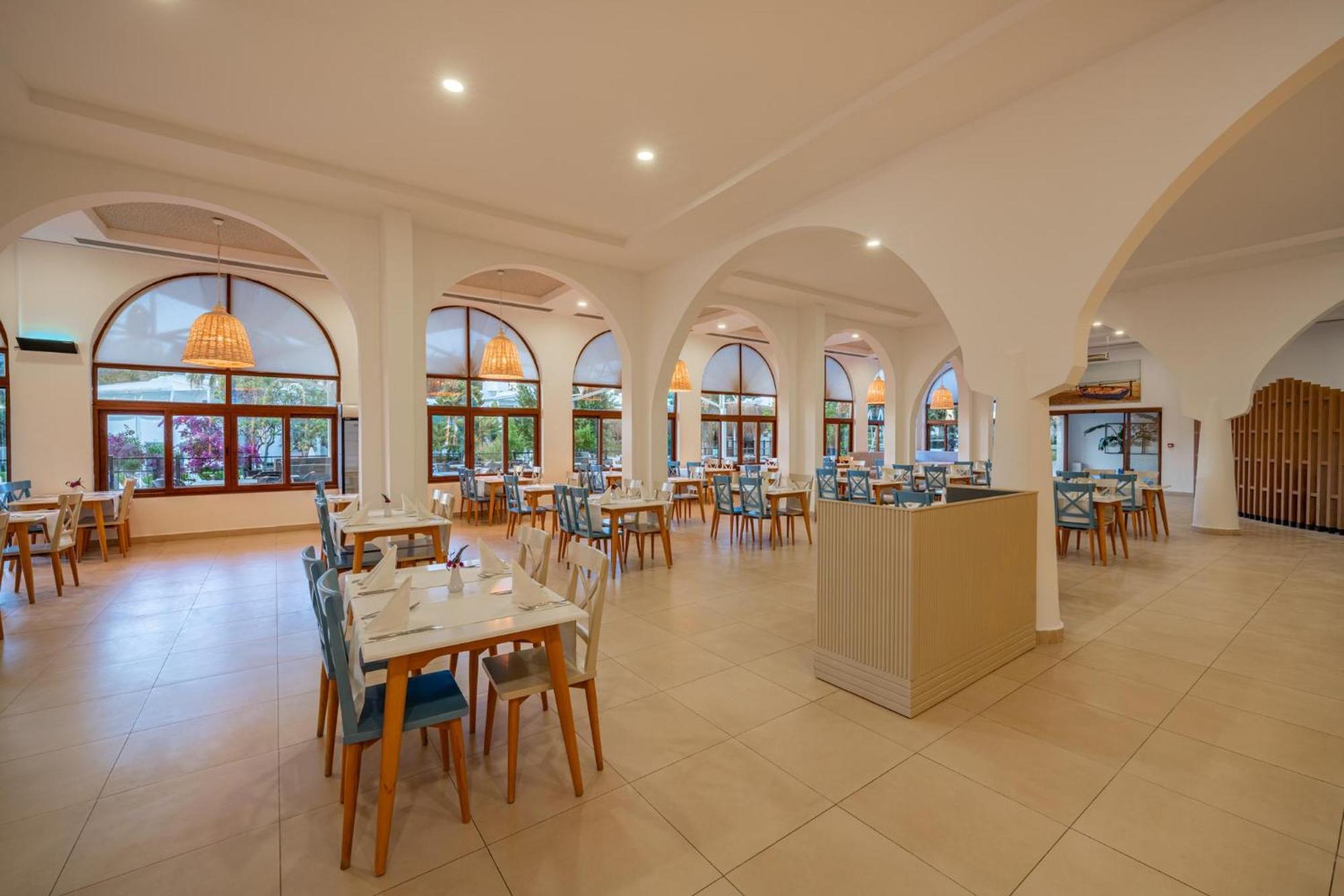 라브란다 Tmt 보드룸 리조트 Bodrum 외부 사진 The restaurant at the hotel