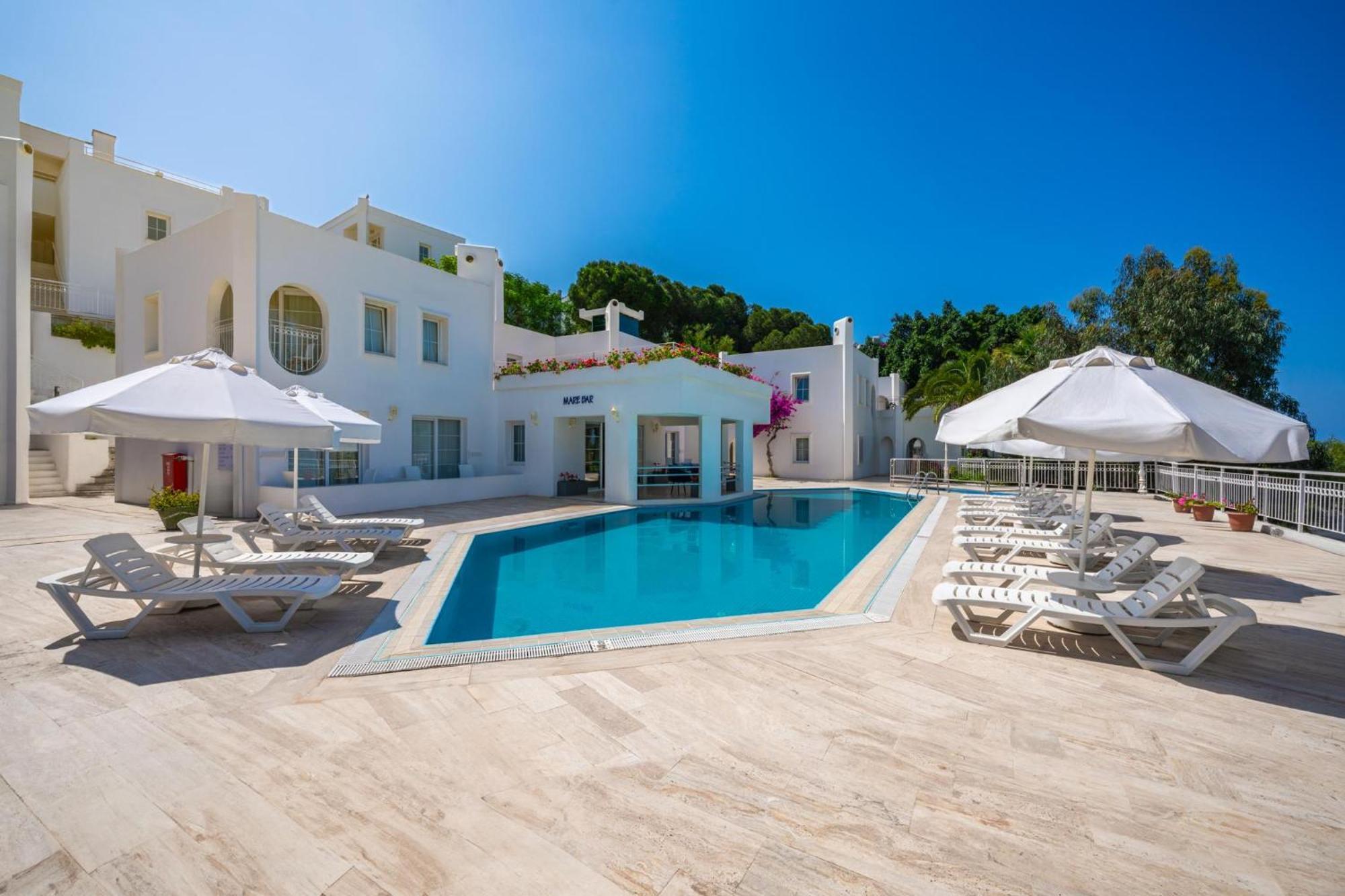 라브란다 Tmt 보드룸 리조트 Bodrum 외부 사진 The hotel's pool