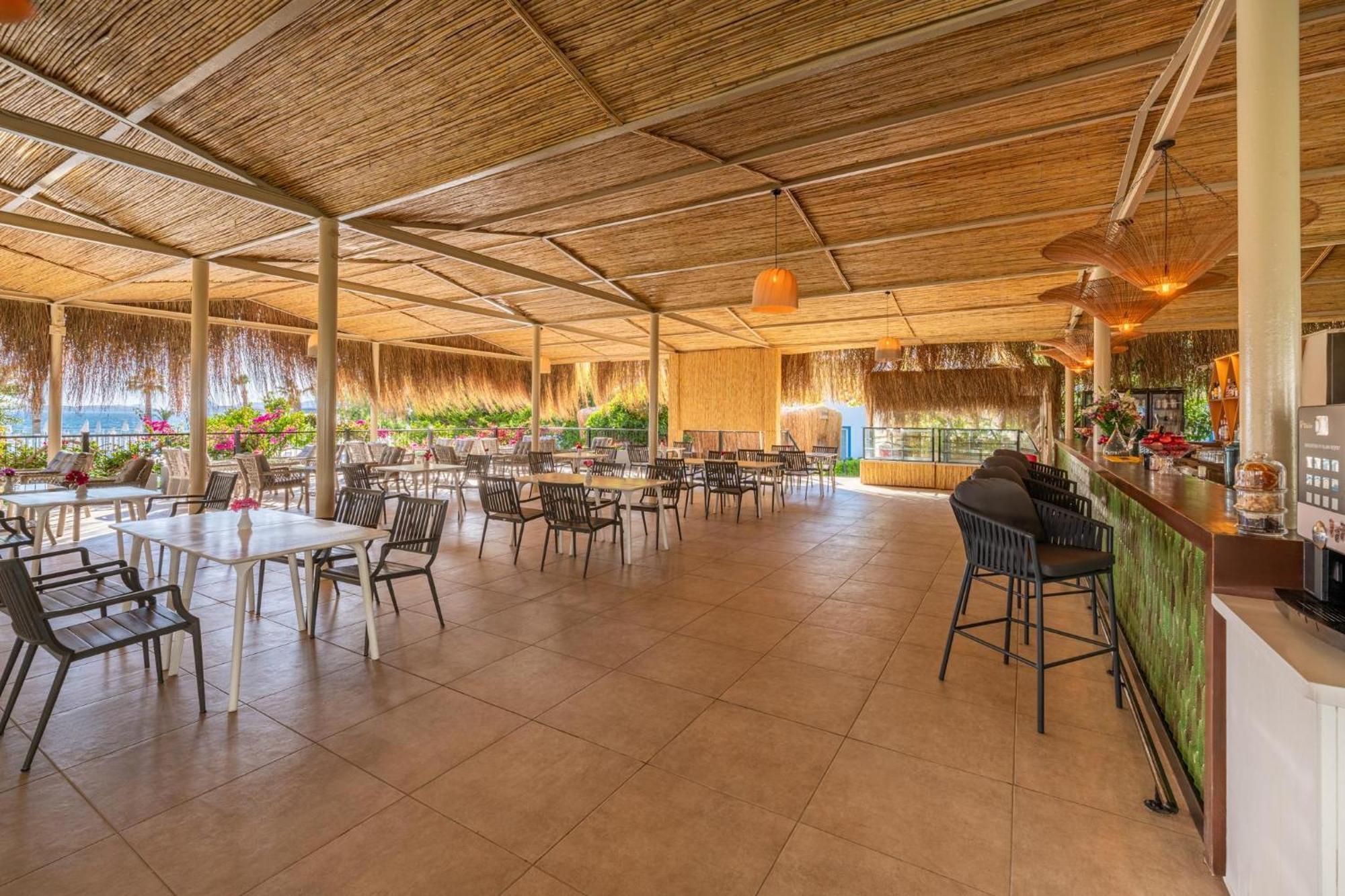 라브란다 Tmt 보드룸 리조트 Bodrum 외부 사진 Restaurant at the resort