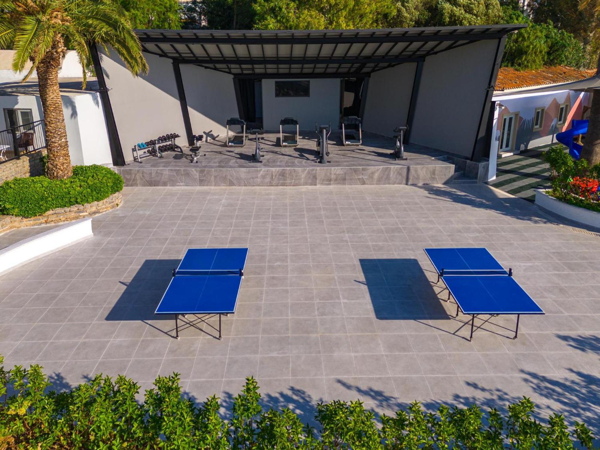 라브란다 Tmt 보드룸 리조트 Bodrum 외부 사진 The table tennis area