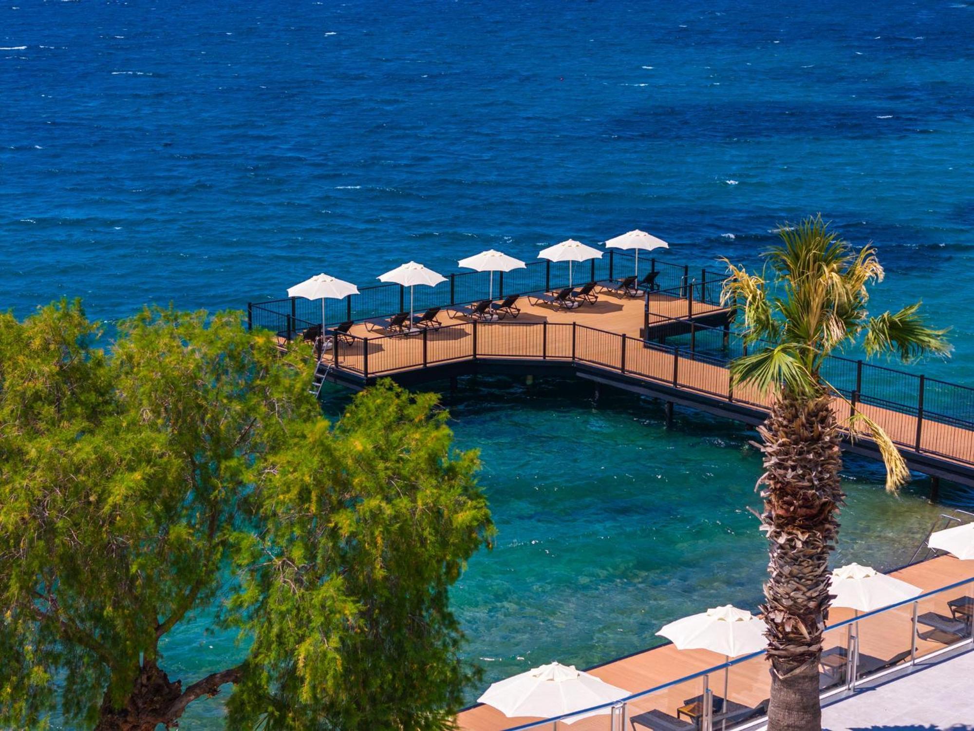 라브란다 Tmt 보드룸 리조트 Bodrum 외부 사진 The beach at the hotel